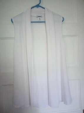 Open-Front Sleeveless Tunic Vest in White